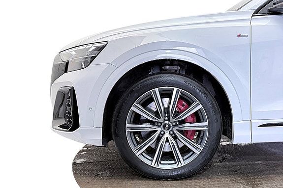 Audi Q8 11 of 30