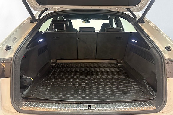 Audi Q8 13 of 13