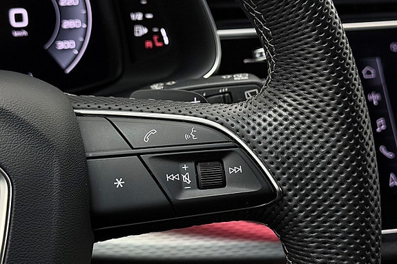 Audi Q8 21 of 30