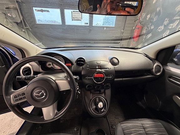 Mazda 2 7 of 9