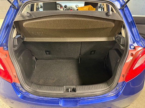 Mazda 2 6 of 9