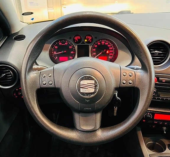 Seat Ibiza 16 of 17