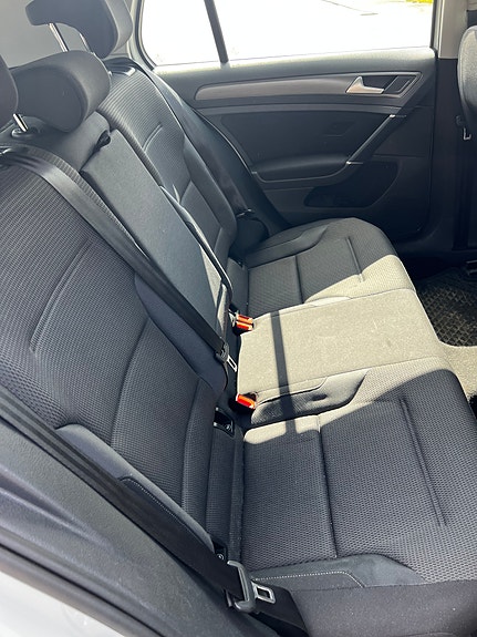 Volkswagen Golf VII 14 of 30