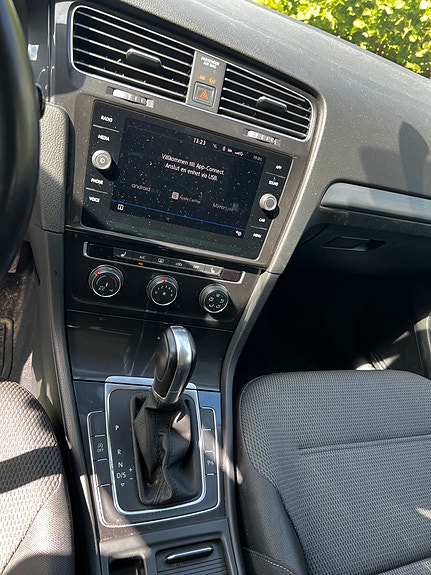 Volkswagen Golf VII 28 of 30