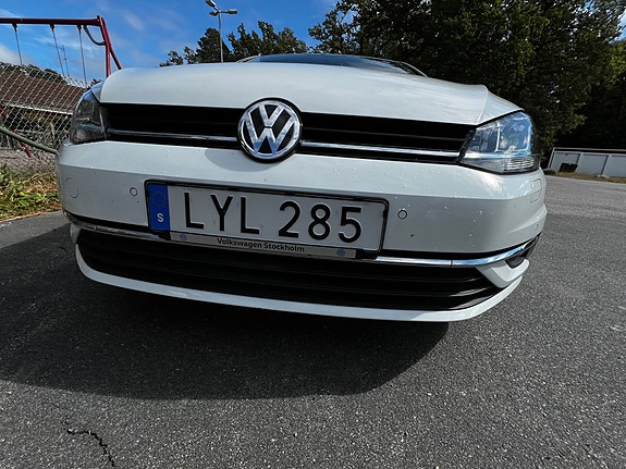 Volkswagen Golf VII 8 of 30