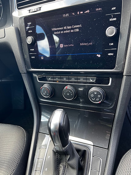 Volkswagen Golf VII 30 of 30