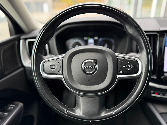 Volvo XC60 19 of 30