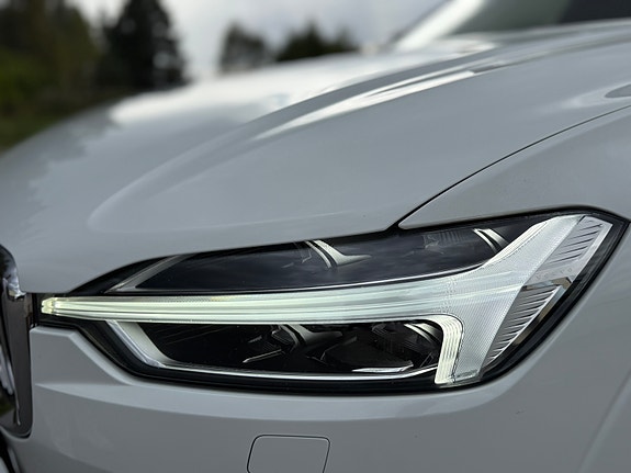 Volvo XC60 4 of 30