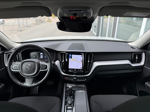Volvo XC60 11 of 30