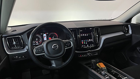 Volvo XC60 14 of 19