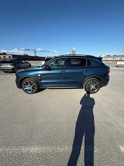 Lynk & Co 01 2 of 8
