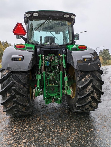 John Deere 6.190 R 2 of 3