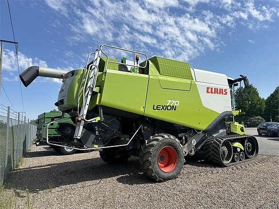 CLAAS Lexion 770 TT 2 of 8