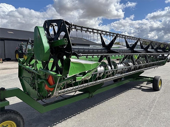 John Deere S670 SKÖRDETRÖSKA 25 FOT 8 of 11
