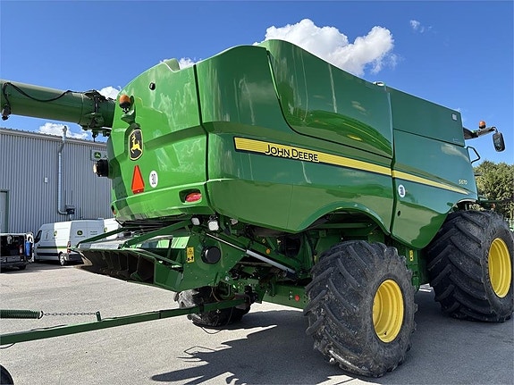 John Deere S670 SKÖRDETRÖSKA 25 FOT 4 of 11