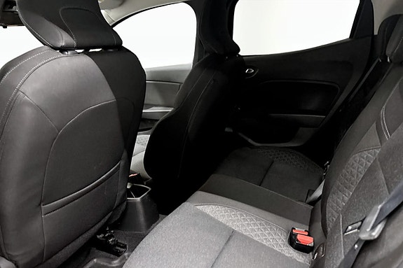 Renault Clio 8 of 9