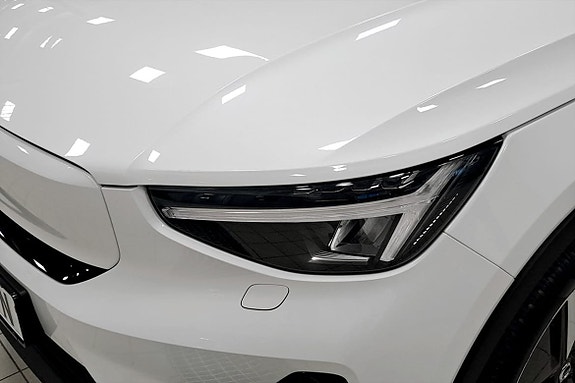 Volvo XC40 16 of 18