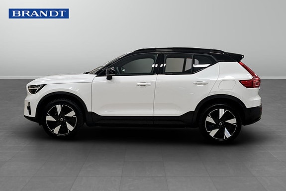Volvo XC40 6 of 18