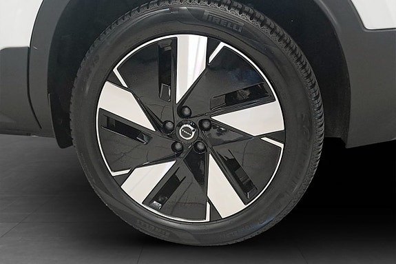 Volvo XC40 13 of 18