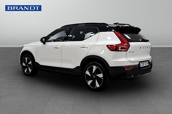 Volvo XC40 4 of 18
