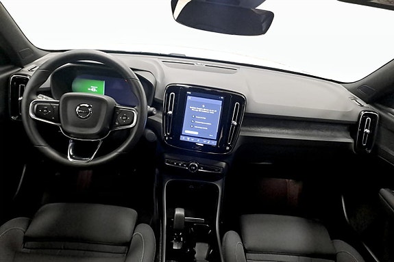 Volvo XC40 7 of 18
