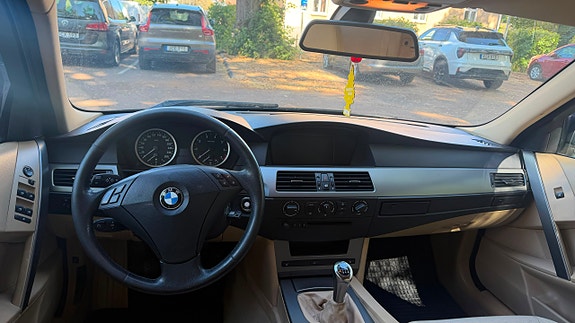 BMW 523i 7 of 9