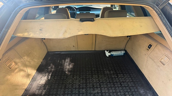 BMW 523i 5 of 9