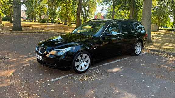 BMW 523i 2 of 9