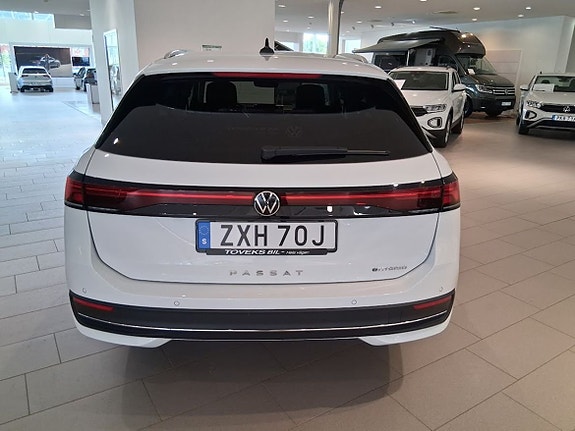Volkswagen Passat 5 of 6