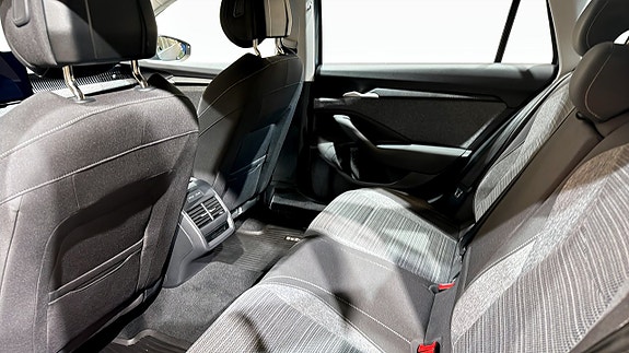 Skoda Superb 11 of 22