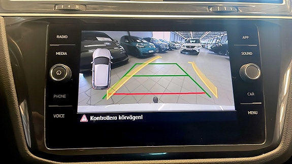 Volkswagen Tiguan 25 of 25