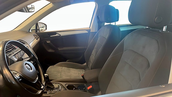 Volkswagen Tiguan 16 of 25