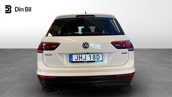 Volkswagen Tiguan 10 of 25