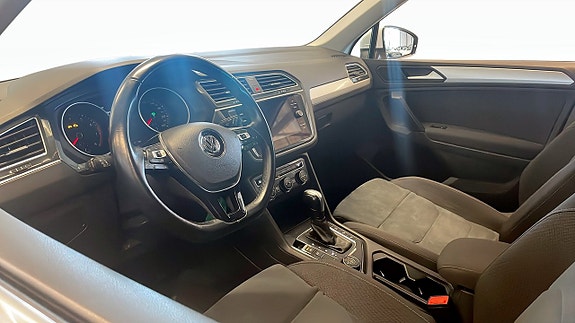 Volkswagen Tiguan 14 of 25