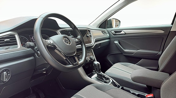 Volkswagen T-Roc 7 of 13