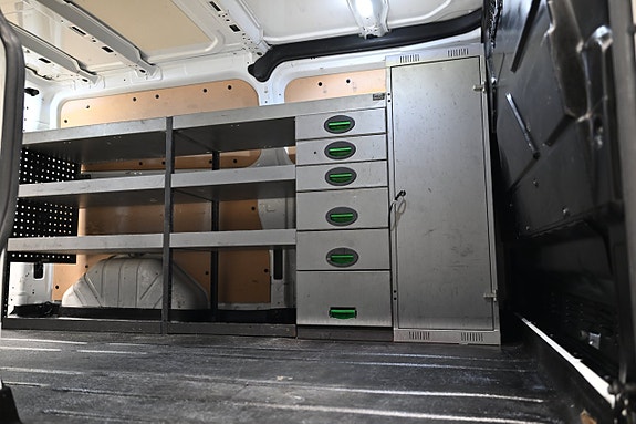 Ford Transit Custom 11 of 28