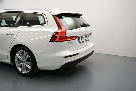 Volvo V60 3 of 17
