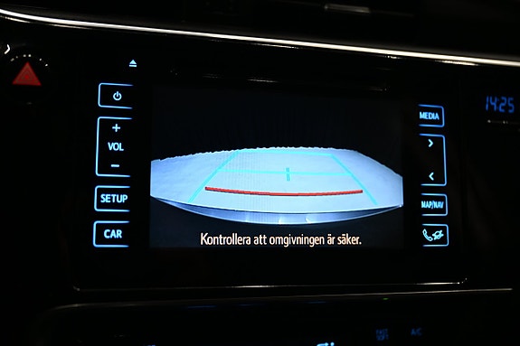 Toyota Auris 13 of 27