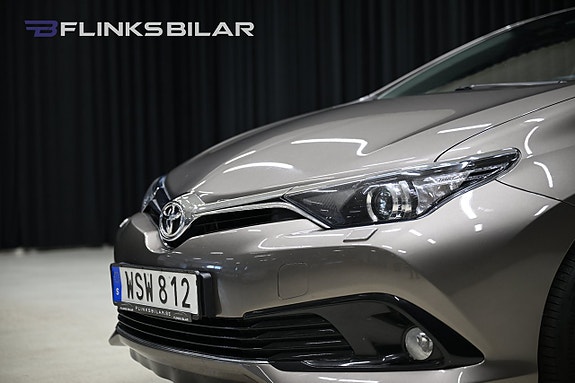 Toyota Auris 10 of 27