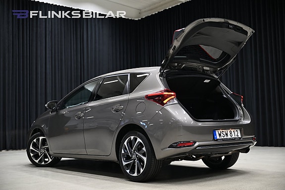 Toyota Auris 6 of 27