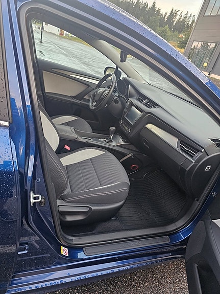 Toyota Avensis 14 of 19