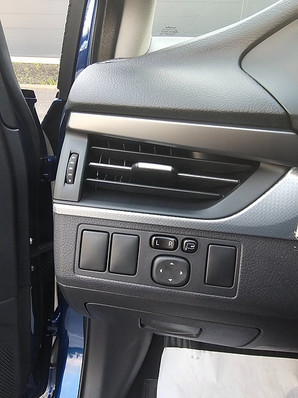 Toyota Avensis 8 of 19
