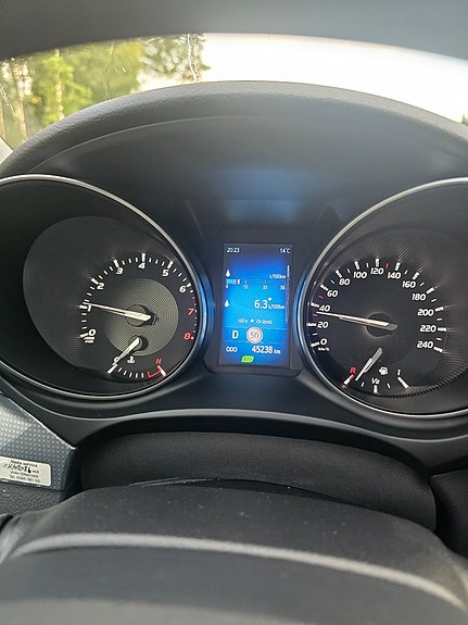 Toyota Avensis 6 of 19