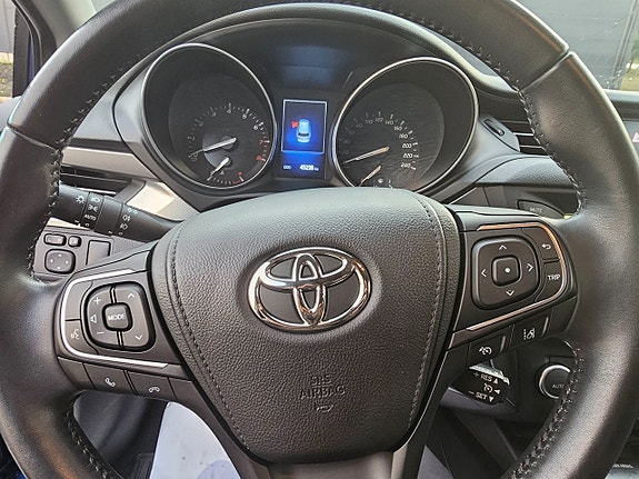 Toyota Avensis 7 of 19