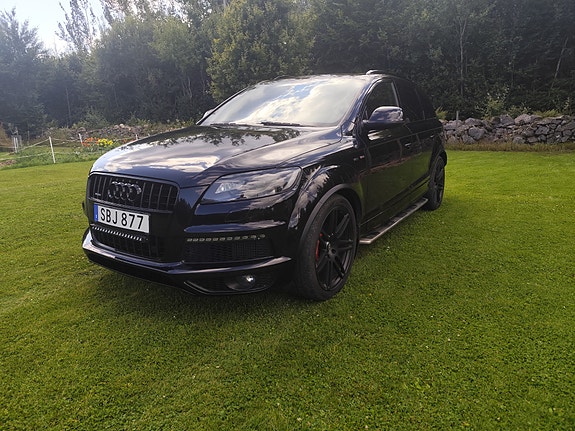Audi Q7 2 of 7