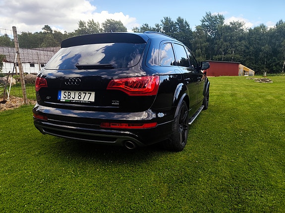 Audi Q7 4 of 7