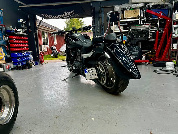 Yamaha Midnight star xv1900 2 of 5