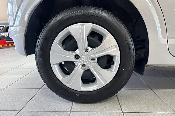 Dacia Sandero 9 of 19