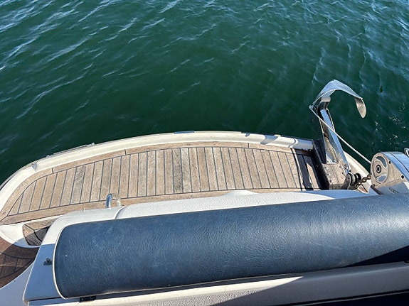 UTTERN D68 Mercruiser 4,3 MPI -02 (Sjösatt) endast 500h 11 of 12