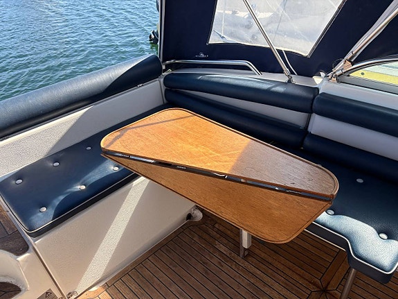 UTTERN D68 Mercruiser 4,3 MPI -02 (Sjösatt) endast 500h 9 of 12